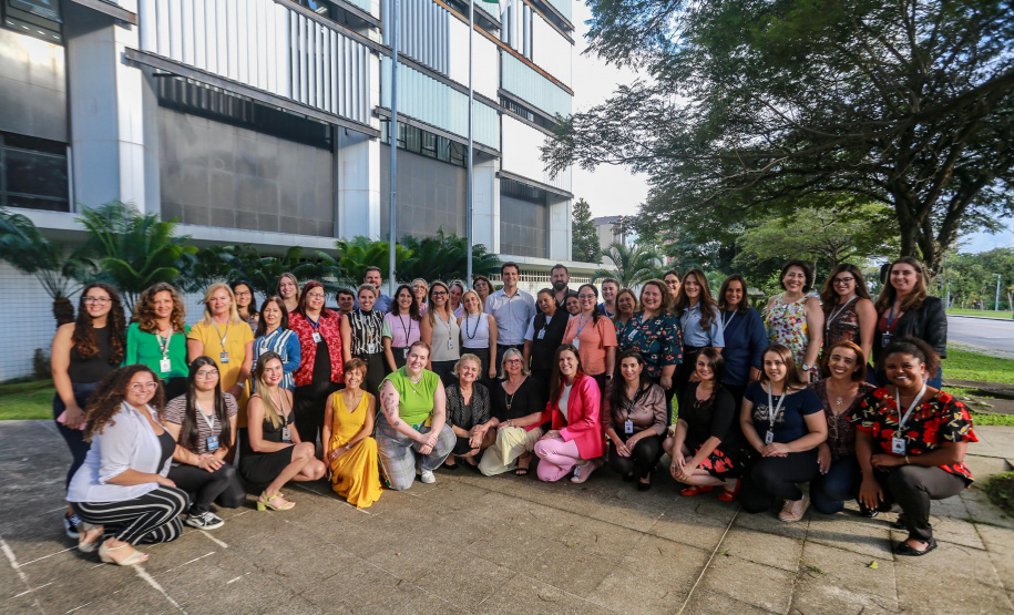 De copeira à secretária do Conselho de Administração do Paranacidade: a história de uma profissional em busca da excelência no Estado