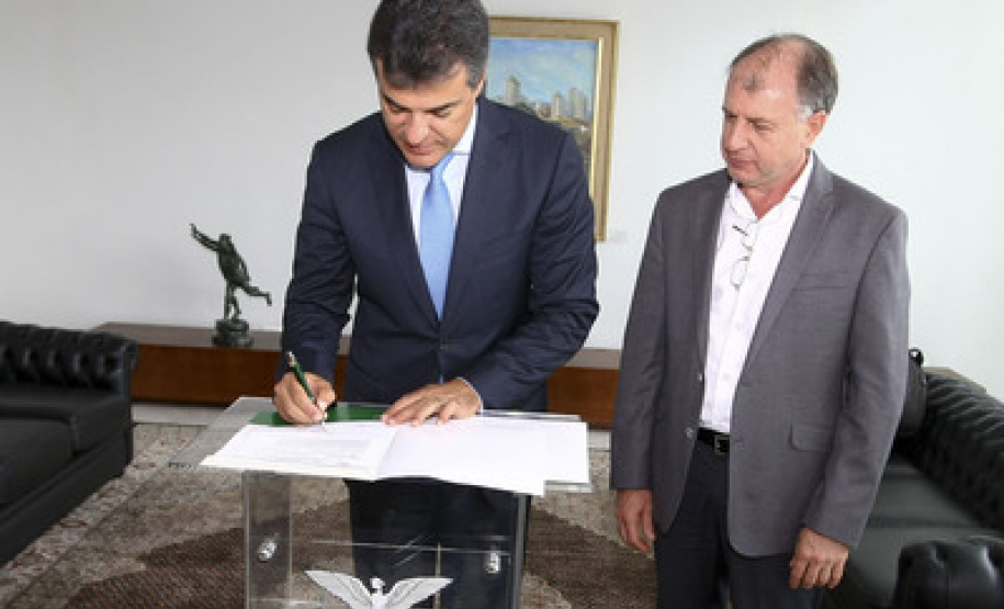 Governo do Paraná libera, pela SEDU, R$ 10,2 milhões para beneficiar oito municípios