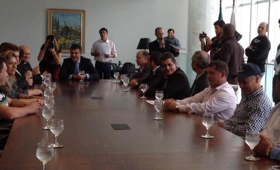 Governo do Paraná libera, pela SEDU, R$ 10,2 milhões para beneficiar oito municípios