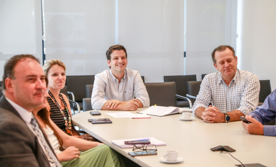 Eduardo Pimentel toma posse como superintendente do Paranacidade