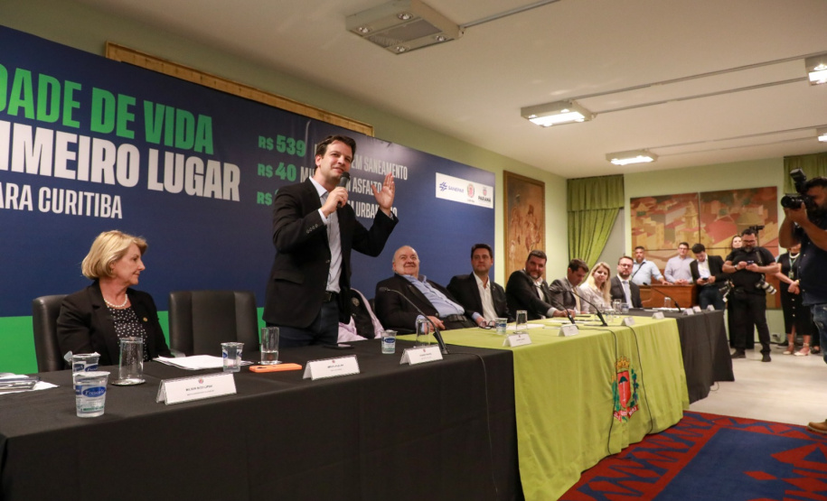 Estado anuncia R$ 41,1 milhões para pavimentação e construção de Praça em Curitiba