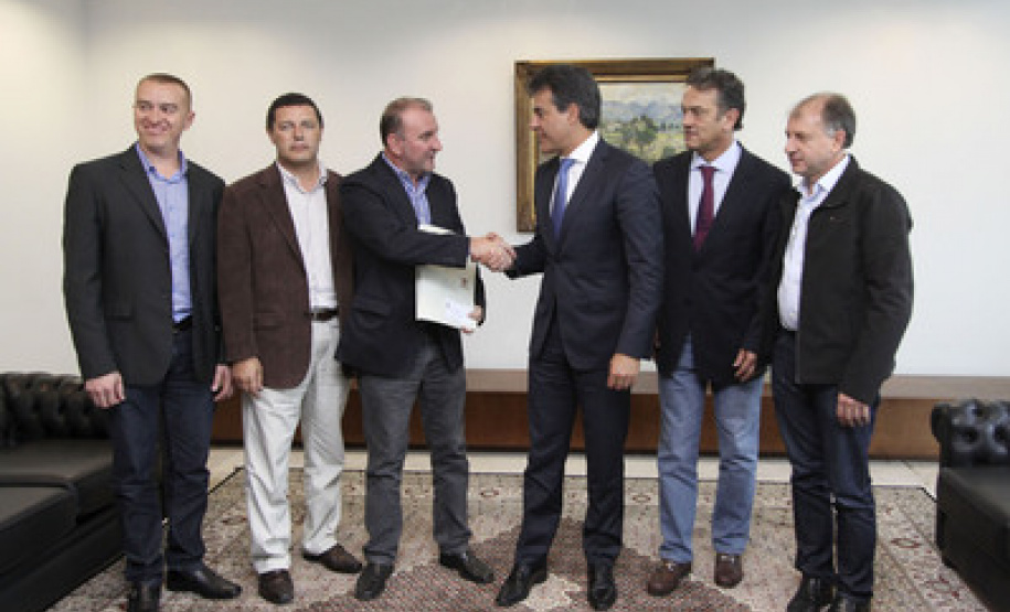 Governo libera R$ 5,4 milhões para obras em Ponta Grossa e Carambeí