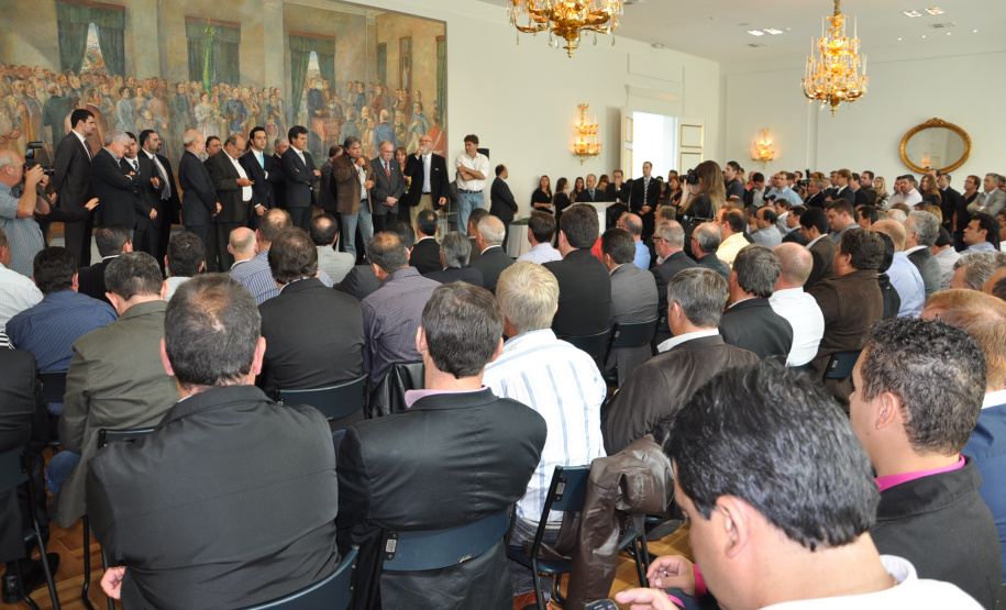 Governo libera R$ 50 milhões a 80 municípios do Paraná e R$ 30 milhões são a fundo perdido