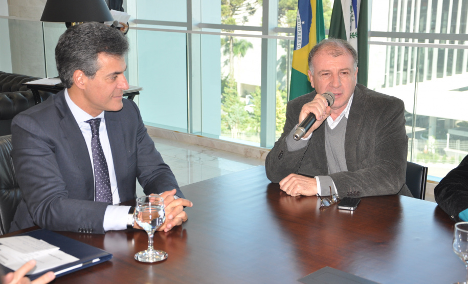 Governo autoriza R$ 2,5 milhões em benefícios a população de três municípios no Litoral e RMC