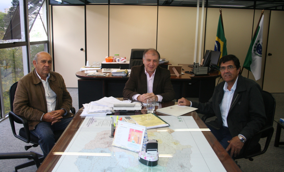 Governo do Paraná autoriza mais de R$ 5,3 milhões para obras, ações e serviços em 11 municípios