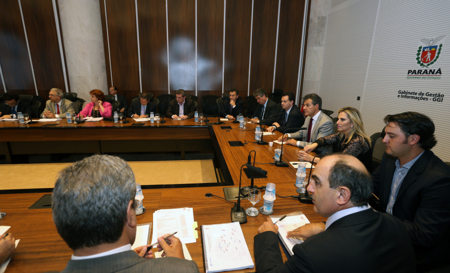 Paraná apresenta lista de projetos e obras para ministro das Cidades