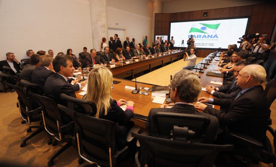 Richa reúne secretários, pede austeridade e trabalho integrado