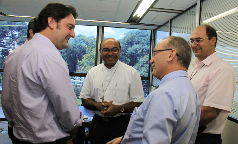 Ratinho Junior explica prazo para a entrega de projetos nos municípios