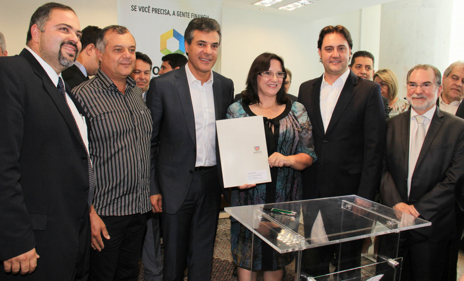 Richa libera financiamento e autoriza obras para 28 municípios paranaenses