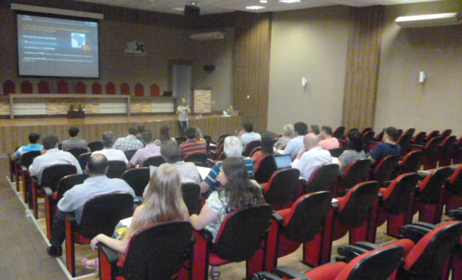 Mais 100 técnicos de 42 municípios recebem informações para bem estruturar o Plano Diretor Municipal