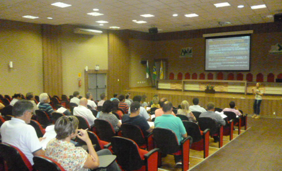 Mais 100 técnicos de 42 municípios recebem informações para bem estruturar o Plano Diretor Municipal