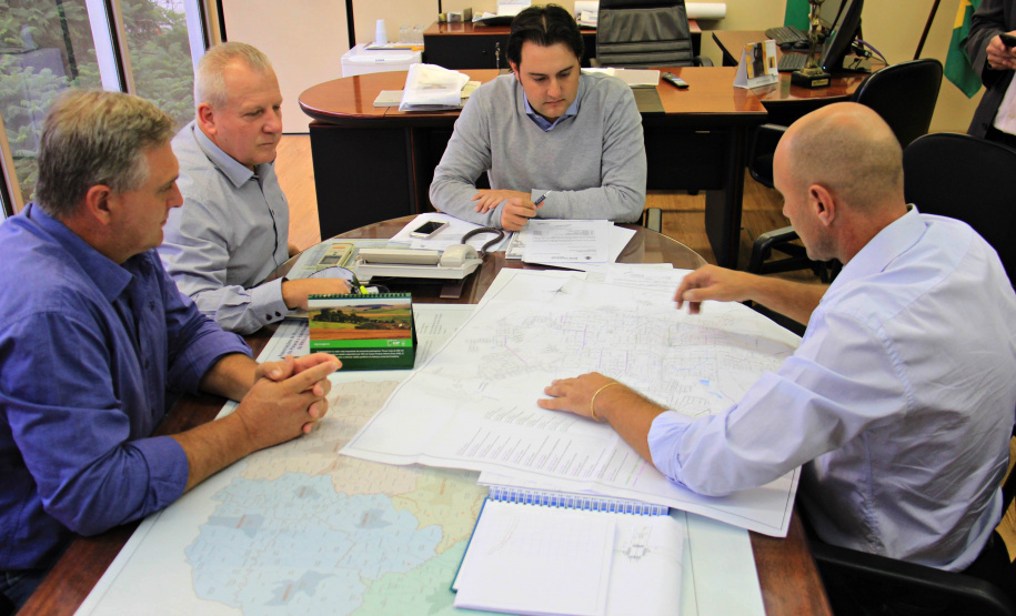 Prefeitos buscam na SEDU soluções para mobilidade urbana em seus municípios