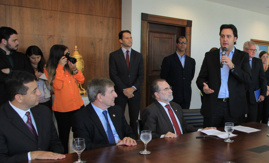 Governo do Paraná viabiliza mais de R$ 28,5 milhões para obras e serviços em 14 municípios