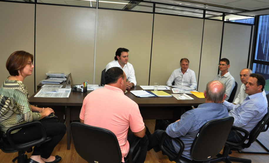 Líderes de diversos municípios lotaram salas e antessalas da SEDU nesta quarta-feira, 15