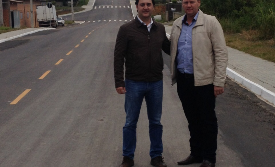 Piên inaugura 13 ruas asfaltadas e muda a imagem da cidade