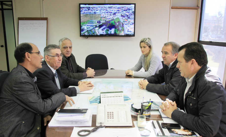 Empresários da Fazendinha e Caiuá comemoram notícia de obras na rua Raul Pompeia
