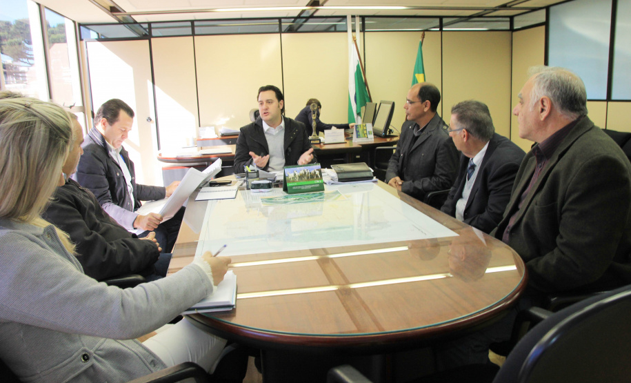 Empresários da Fazendinha e Caiuá comemoram notícia de obras na rua Raul Pompeia