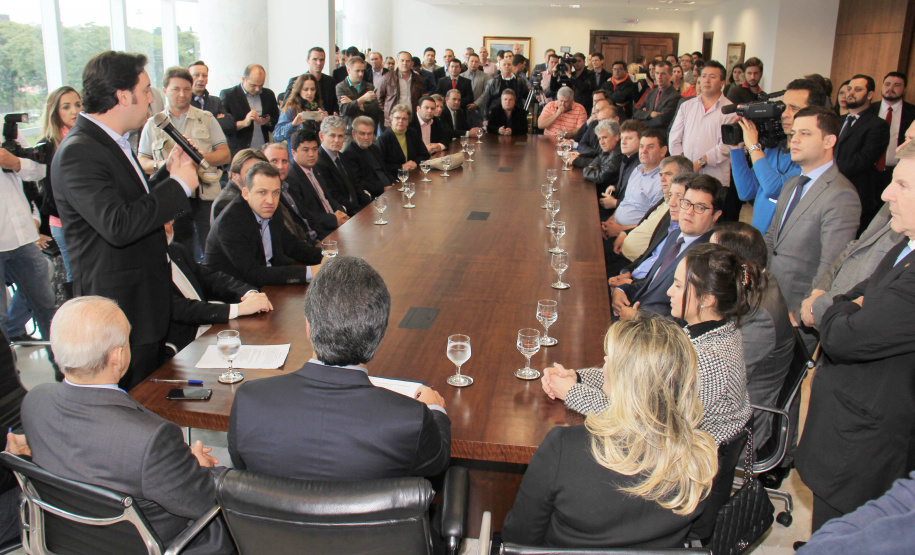 Governador autoriza mais R$ 46,6 milhões para investimento em 25 municípios