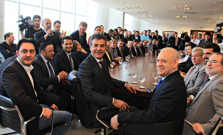 Paraná supera crise e governo autoriza, pela SEDU, mais de R$ 52 milhões para financiamentos a 35 municípios