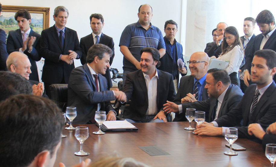 Paraná supera crise e governo autoriza, pela SEDU, mais de R$ 52 milhões para financiamentos a 35 municípios