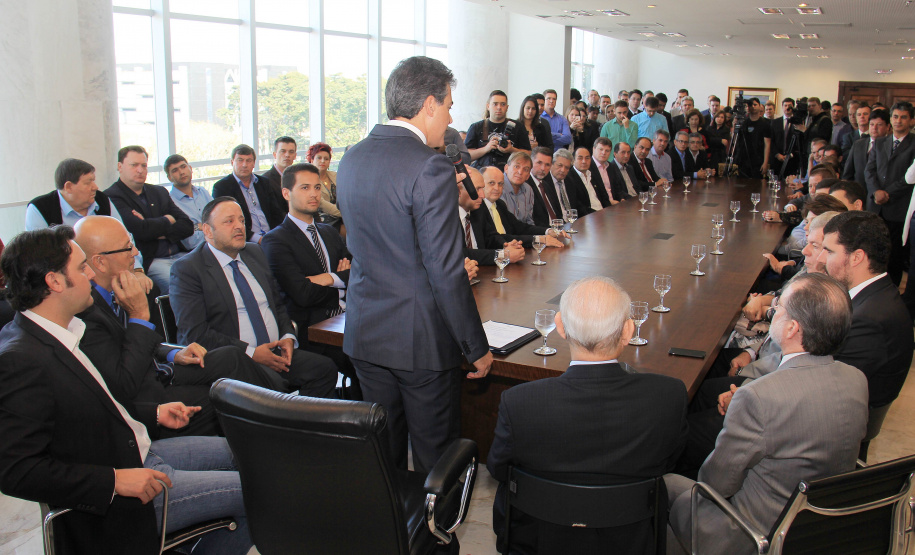 Paraná supera crise e governo autoriza, pela SEDU, mais de R$ 52 milhões para financiamentos a 35 municípios