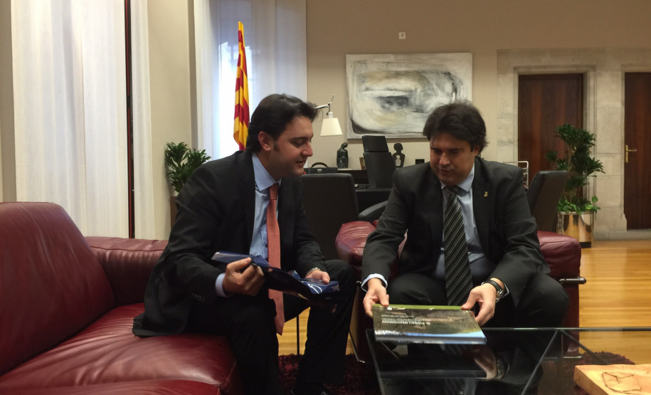 Na Espanha, Ratinho Junior troca experiências de gestão e busca know how europeu ao Paraná