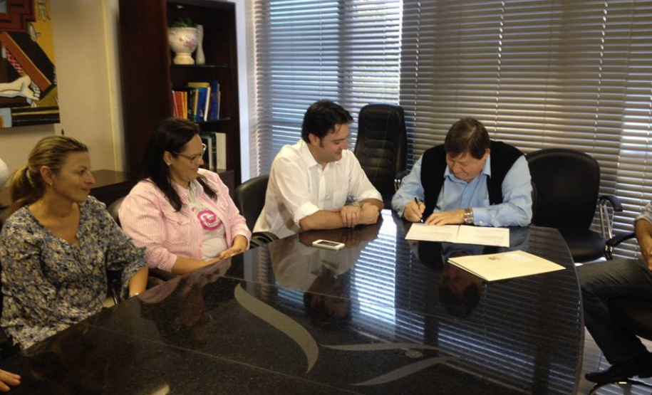 Ratinho Junior leva benefícios à população do Médio Paranapanema