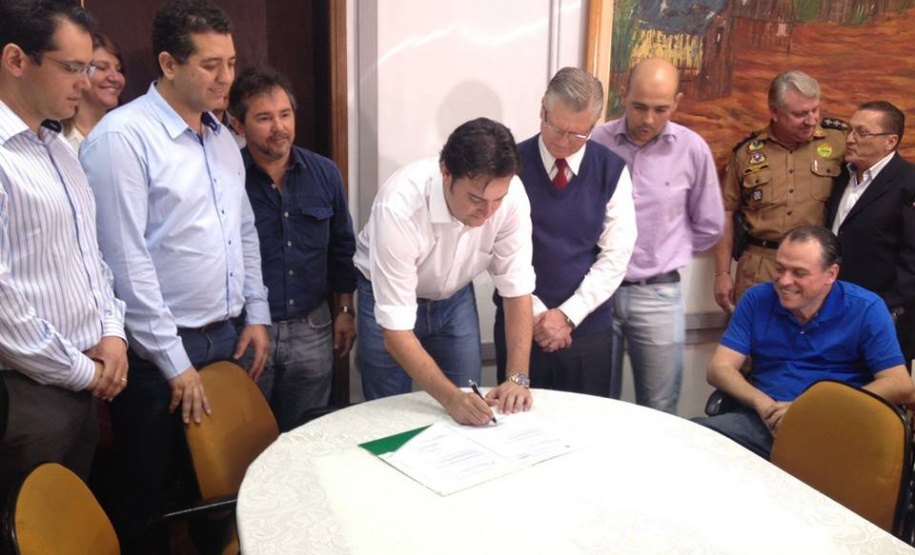 Ratinho Junior leva benefícios à população do Médio Paranapanema