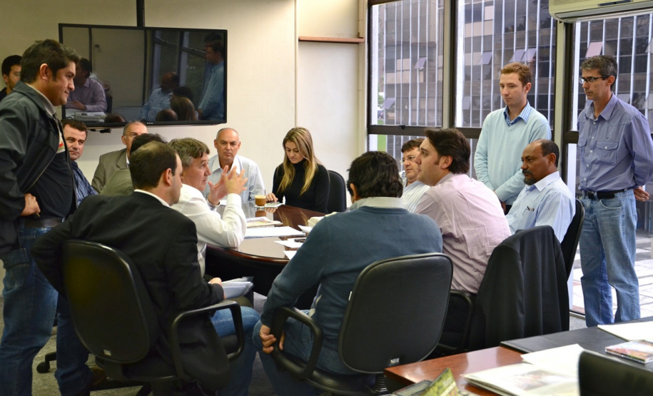 Municípios do Paraná podem dispor de R$ 300 milhões para projetos prioritários