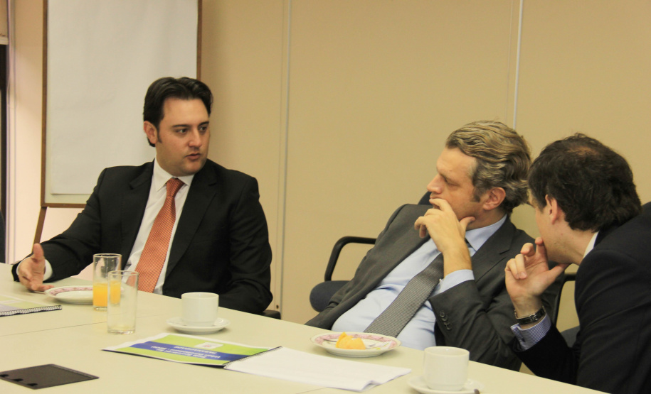 SEDU/Paranacidade busca expertise nos Estados Unidos e reitor da Universidade de Chicago visita Curitiba