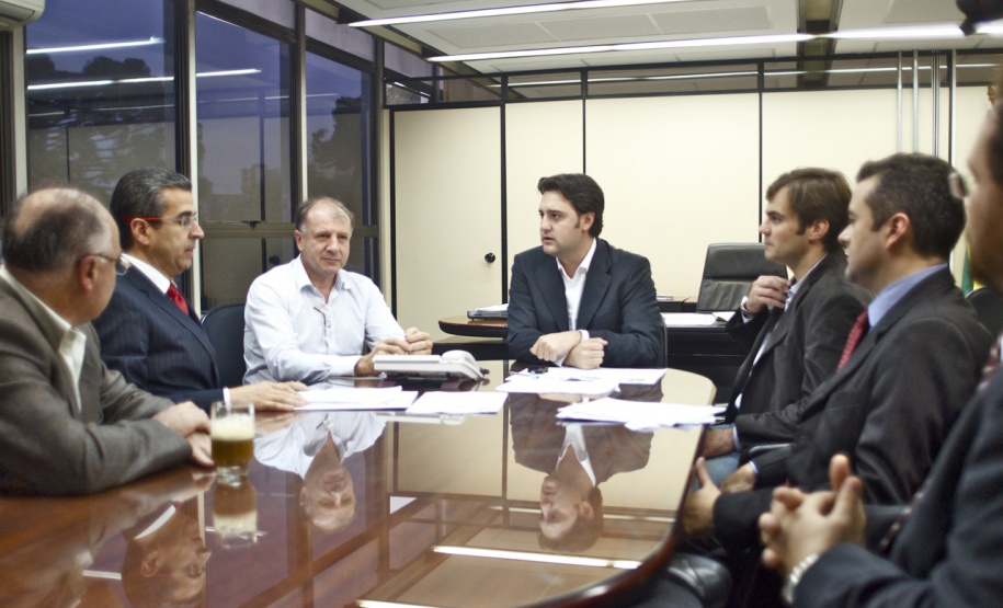 Ratinho Junior prega novo modelo de gestão e dá apoio à pesquisa do transporte da RMC