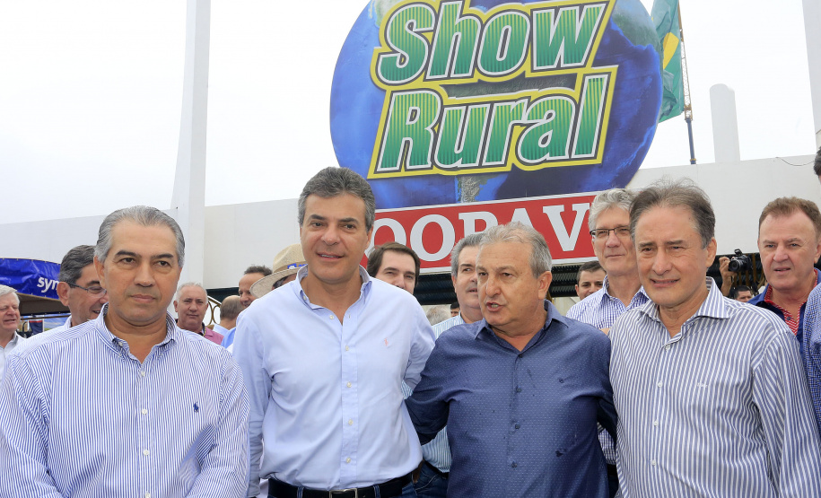 Governador libera R$ 15 milhões para obras e serviços à população do Oeste do Paraná