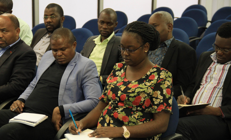 Representante de Angola elogia interação da Sociedade Organizada com Poder Público no Paraná