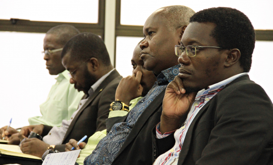 Representante de Angola elogia interação da Sociedade Organizada com Poder Público no Paraná