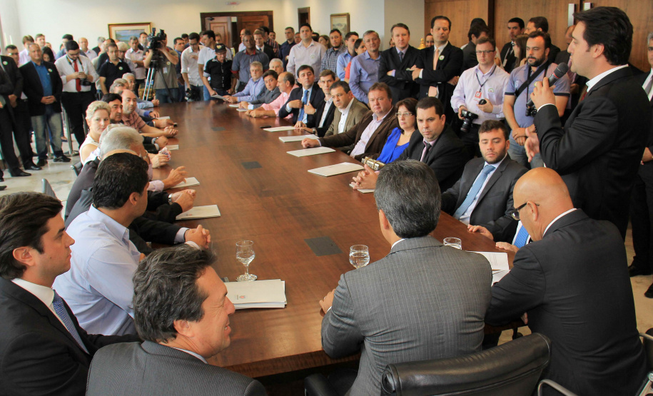 Governador autoriza mais de R$35 milhões para investimentos em 30 municípios do Paraná