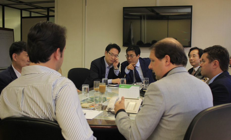 Empresários coreanos mostram projetos e convidam Ratinho Junior à inauguração do Escritório da empresa na China