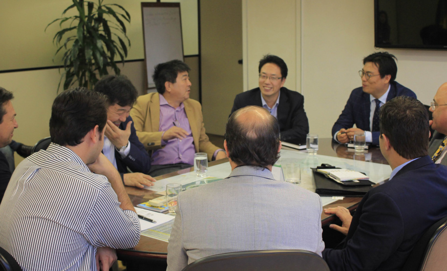 Empresários coreanos mostram projetos e convidam Ratinho Junior à inauguração do Escritório da empresa na China