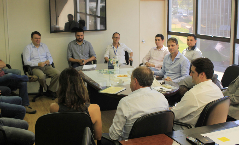Ratinho Junior reúne equipe para avaliação trimestral dos trabalhos realizados