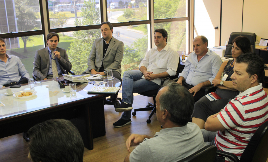 Ratinho Junior reúne equipe para avaliação trimestral dos trabalhos realizados