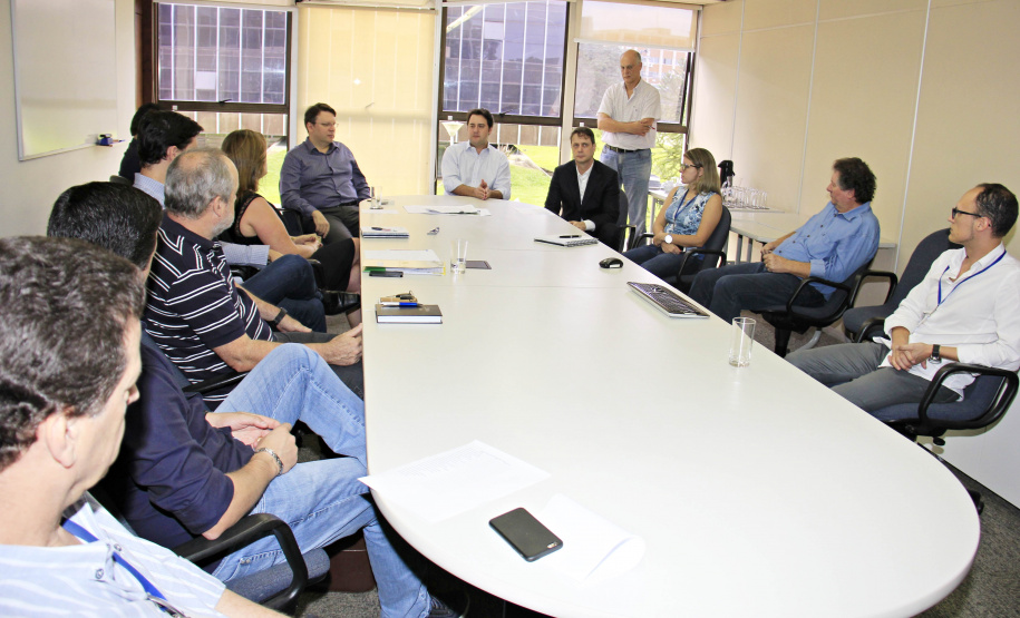 Coordenadores de Escritórios Regionais do Paranacidade renovam Contrato de Gestão, uma iniciativa inédita no País em administração pública