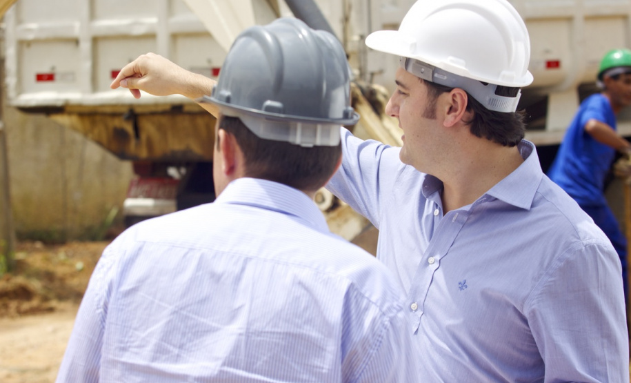 Ratinho Junior faz palestra na Conferência de Infraestruturas Inteligentes na Europa