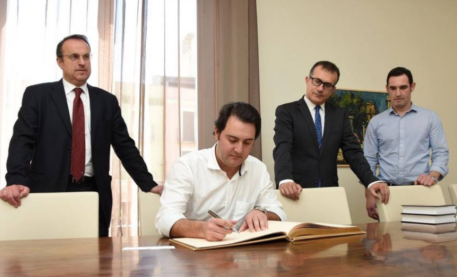 Ratinho Junior traz da Europa exemplos de sucesso para o Paraná