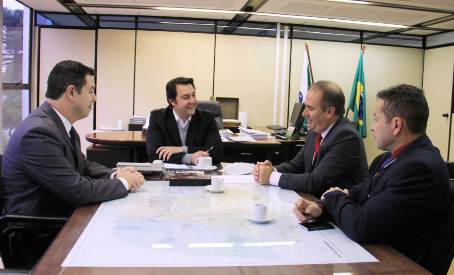 Parceria entre Casa Militar e SEDU pode prevenir riscos de catástrofes no Paraná