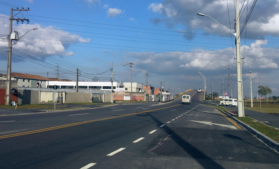 Segurança e mobilidade no trânsito são fortalecidas com sinalização das alças de acesso do viaduto da Avenida Salgado Filho