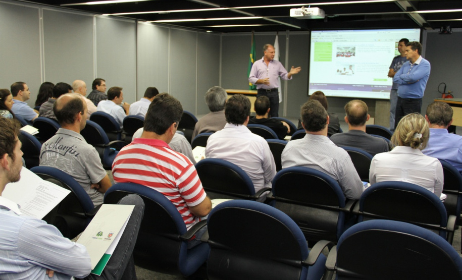 SEDU orienta Municípios do Paraná sobre normas técnicas para capacidade de endividamento