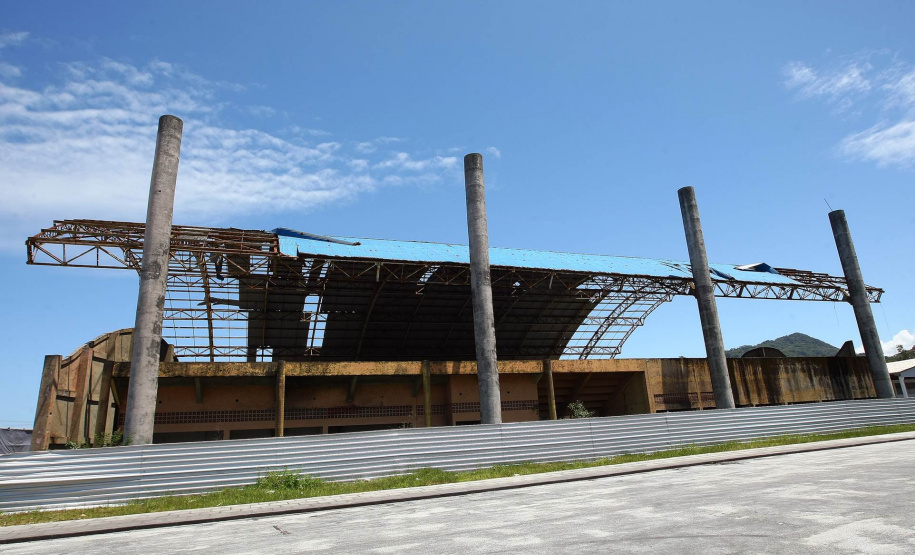 O ginásio de esporte Vicente Gurski, mais conhecido como ?Cascatão?, será totalmente reformado. Matinhos, 05.11.2013 - Foto Jonas Oiveira/ANPr