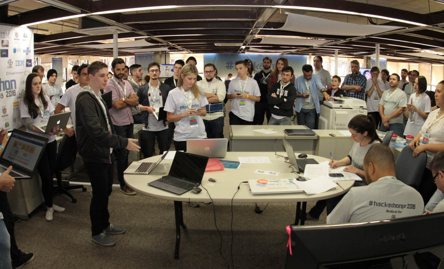 Hackathon vai deixar legado para transformar e melhorar os serviços públicos do Paraná com novas ideias