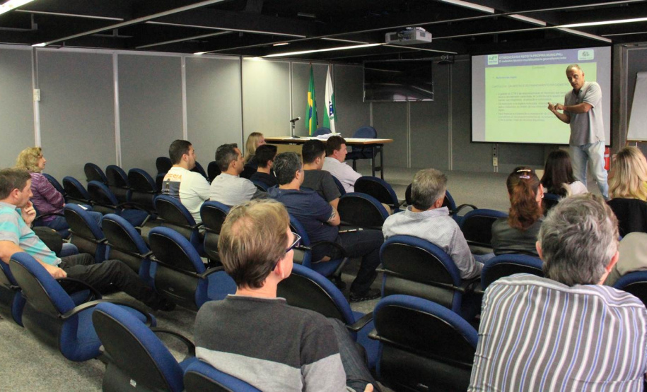 A administração pública busca ser eficiente, eficaz e efetiva com modernas técnicas de informática