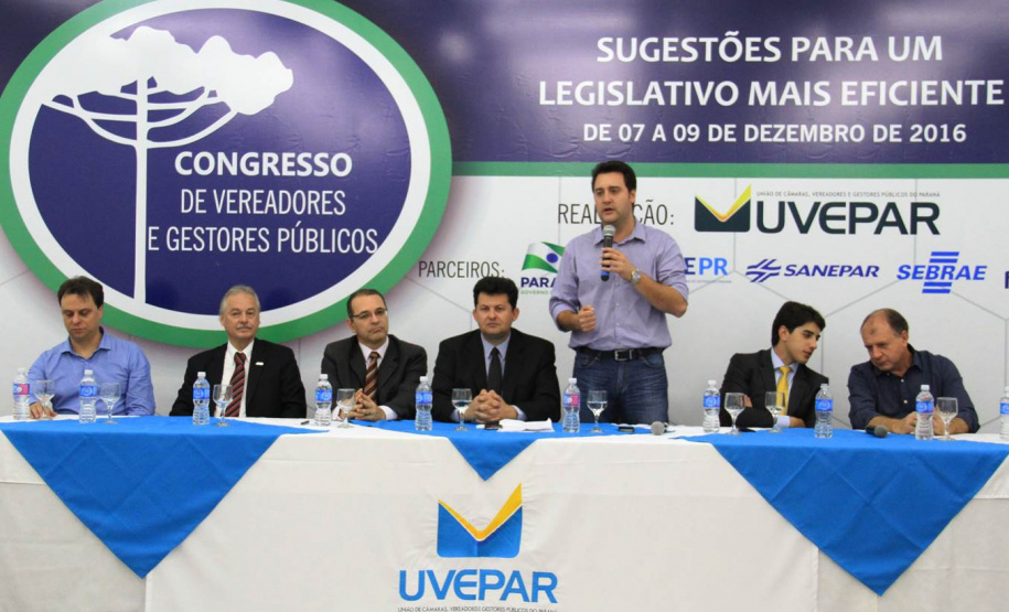 Em Congresso na UVEPAR, Ratinho Junior recomenda aos vereadores uma nova cultura política