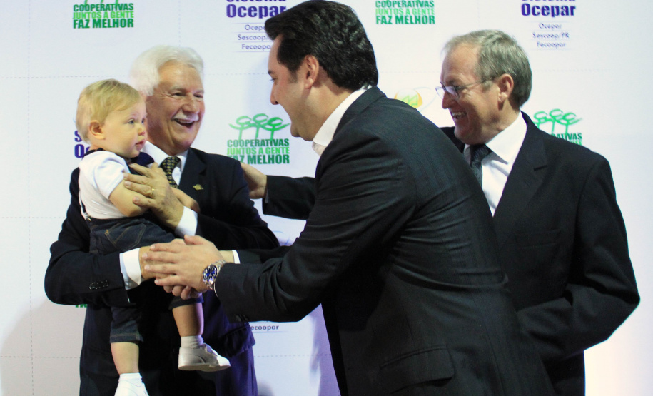 “Cooperativismo do Paraná é referência para o mundo e mostra a sua força”, afirma Ratinho Junior
